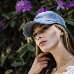 Pet Kentucky Velvet Lichtblauw -Roeckl Verkoop pet kentucky velvet lichtblauw 1500x1500 137695