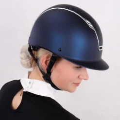 Veiligheidshelm Epplejeck Manu Donkerblauw 11 Veiligheidshelm Epplejeck Manu Donkerblauw -Roeckl Verkoop veiligheidshelm epplejeck manu donkerblauw 1500x1500 173026