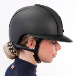 Veiligheidshelm KEP Italia Cromo 2.0 Matt Star Voorzijde Polo Klep Zwart -Roeckl Verkoop veiligheidshelm kep italia cromo 2 0 matt star voorzijde polo klep zwart 1500x1500 183367